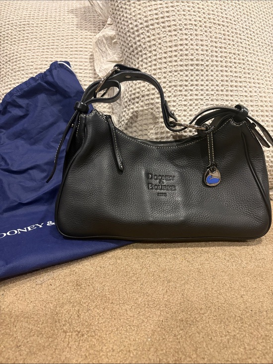 Dooney & Bourke Handbags - Dooney & Bourke shoulder bag